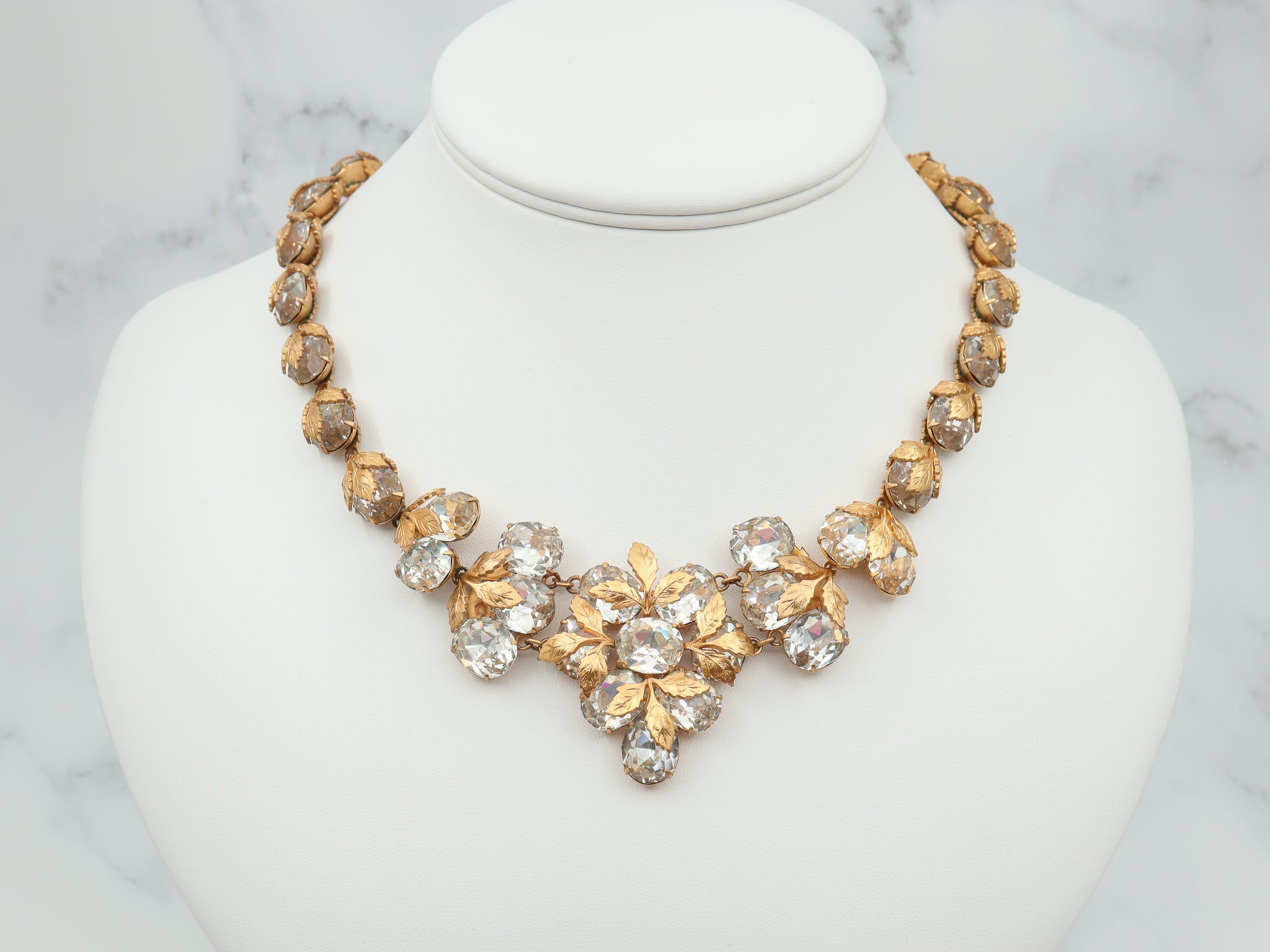 Exceptional antique Victorian foil back paste gold plated leaf detailed necklace 18.5"